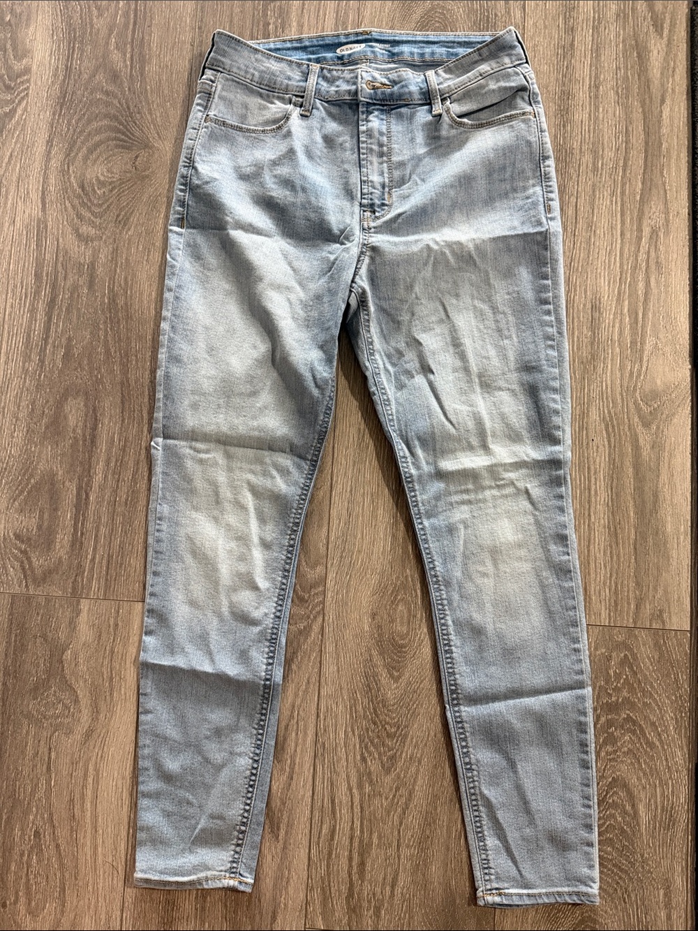 Light Wash Women's Jeans - Size 6 - Old Navy Super Skinny Ankle high rise